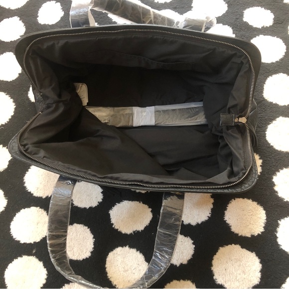 Abercrombie and Fitch large tote NWT - Picture 3 of 10